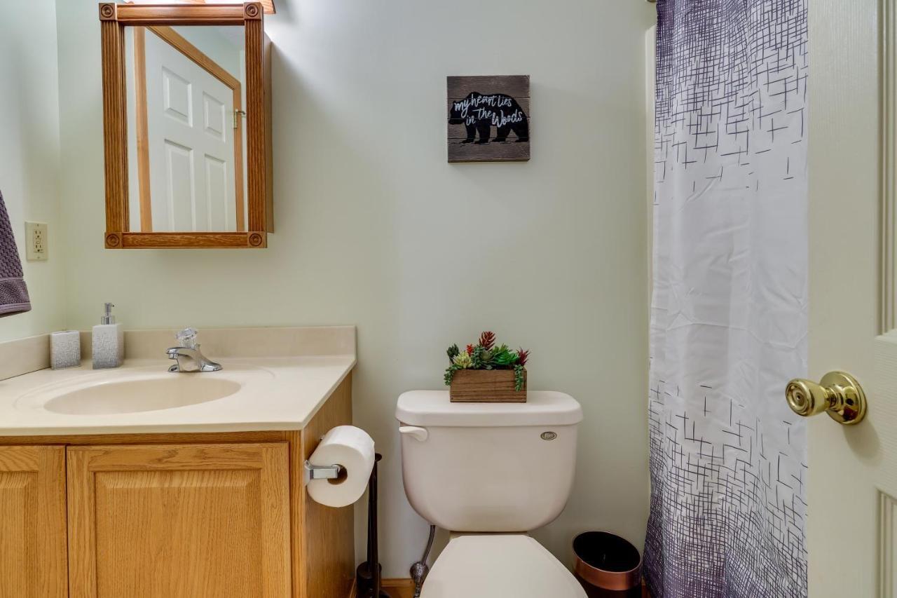 Cozy Big Bass Lake Home With Hot Tub And Game Room! Gouldsboro ภายนอก รูปภาพ